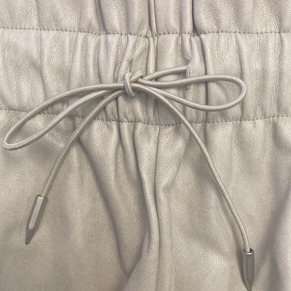 Avec les Filles Faux Leather Beige High Waisted Shorts Size 1X NWT - Picture 2 of 9